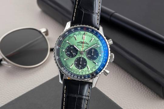  Breitling Navitimer 1 B01 Chronograph 43 Green Stahl Automatik Ref. AB0138241L1P1 