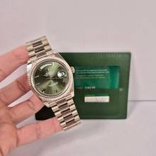 Thumbnail von Rolex Day-Date 40 Presidente Ouro Branco Olive Green Automático Completo