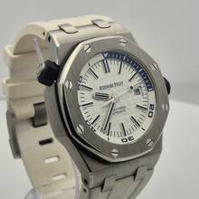 Thumbnail von Audemars Piguet Royal Oak Offshore Diver White Edition 42mm Automatic Complete