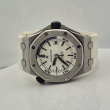 Thumbnail von Audemars Piguet Royal Oak Offshore Diver White Edition 42mm Automatic Complete