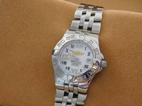 Thumbnail von Breitling Galactic 30 Starliner / Galactic 30 with mother-of-pearl dial in top condition Mid size long band in excellent condition 30 mm without crown