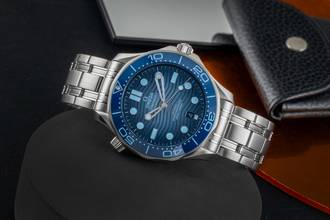 Thumbnail von Omega Seamaster Diver 300 M Automatic Steel Ref. 210.32.42.20.03.002 B&P 2023