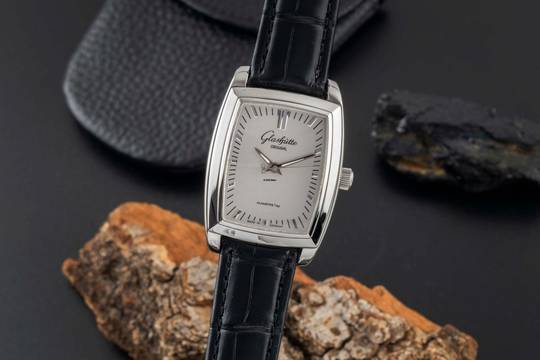  Glashütte Original Senator Karrée Automatik Edelstahl Herrenuhr Ref. 39-52-53-52-04 