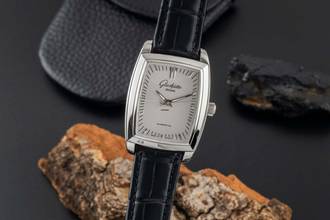 Glashütte Original Senator Karrée Automatic Stainless Steel Men's Watch Ref. 39-52-53-52-04