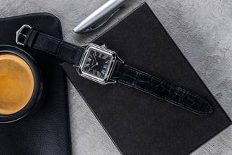 Thumbnail von Cartier Santos Dumont Black Lacquer Manual Wind Men's Watch Ref. WSSA0046 B&P 2024