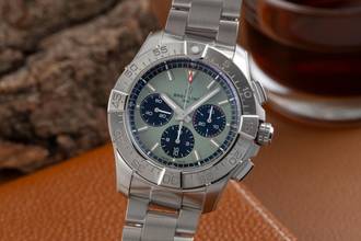 Breitling Avenger B01 Chronograph Steel Automatic Ref. AB0147101L1X1