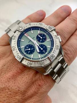 Breitling Avenger B01 Chronograph 44 Green Line/Box+Papiere/02-2026