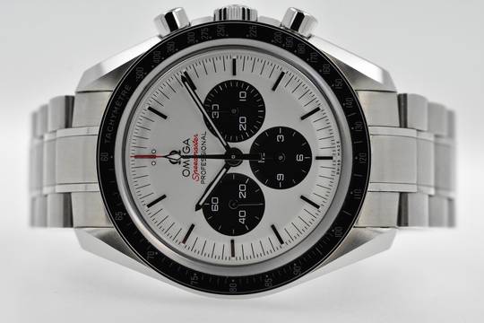  Omega Speedmaster Professional Moonwatch Tokyo 2020 Panda Limited 52230423004001 