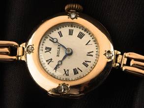 Thumbnail von Rolex Art Deco 1920 original box, original vintage, unpolished Art Deco cocktail watch, 9kt rose gold, diamonds, folding lid