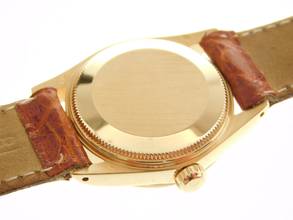 Thumbnail von Rolex Datejust 18 Karat Gelbgold Datejust 31 mm Medium mit Krokoband und original Schließe original Box im Top Zustand von 1977