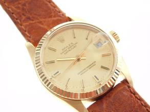 Thumbnail von Rolex Datejust 18 Karat Gelbgold Datejust 31 mm Medium mit Krokoband und original Schließe original Box im Top Zustand von 1977