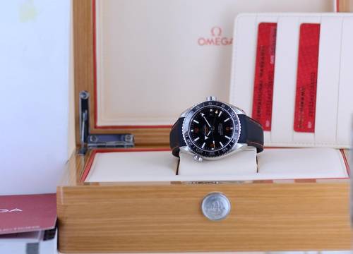  Omega Seamaster Planet Ocean Co-Axial GMT 43,5 mm Cal. 8506 Diver Keramik B+P 