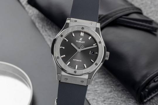  Hublot Classic Fusion Racing Grey Automatik Titan Herrenuhr 542.NX.7071.LR 