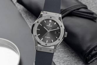 Hublot Classic Fusion Racing Grey Automatik Titan Herrenuhr 542.NX.7071.LR 