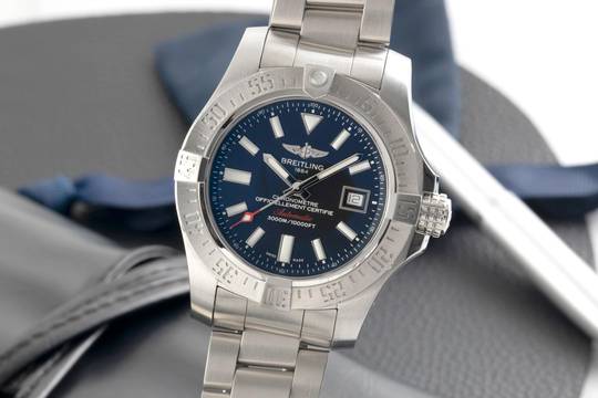  Breitling Avenger II Seawolf Stahl Automatik Herrenuhr Ref. A17331101B2A1 B&P 