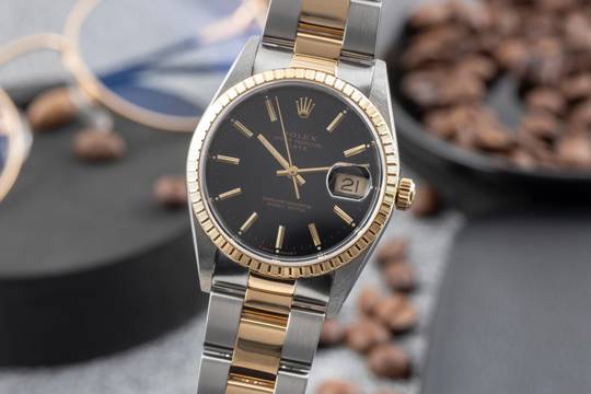  Rolex Oyster Perpetual Date 34 Black Dial Edelstahl / Gold Ref. 15223 B&P 1994 