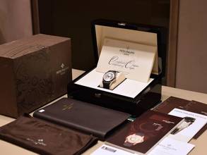 Thumbnail von Patek Philippe World Time Complicazioni World Time 5130g White Gold Silver Dial - Like New Full Set