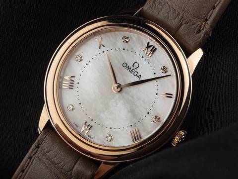  Omega De Ville Prestige Ref.434.53.30.60.55.001 2025 Full Set Ungetragen De Ville Prestige 18kt Sedna™-Gold Diamanten Perlmutt 