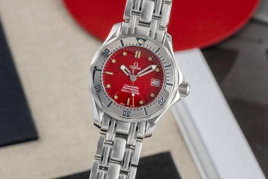  Omega Seamaster Professional 300M Red Dial Stahl Quarz Ref. 2582.61.00 