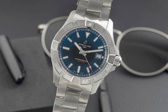  Breitling Avenger Automatic 42 Stahl Herrenuhr Ref. A17328101B1A1 