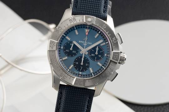  Breitling Avenger B01 Chronograph 44 Stahl Automatik Ref. AB0147101C1X1 B&P New 