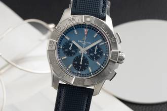  Breitling Avenger B01 Chronograph 44 Stahl Automatik Ref. AB0147101C1X1 B&P New 