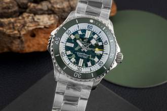 ブライトリング スーパーオーシャン 46 スーパー ダイバー チタン 自動巻き Ref. E10379D3L1E1 B&P 新品