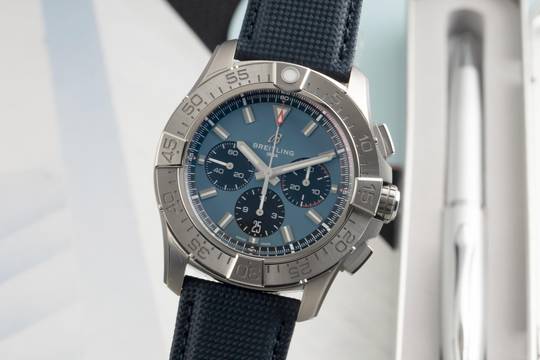  Breitling Super Avenger B01 Chronograph 46 Titan Automatik Ref EB0148101C1X1 B&P 