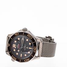 Thumbnail von Omega Seamaster Diver 300 M Titan 300M 007 James Bond – 210.90.42.20.01.001 – NEW 06/2026 Full Set