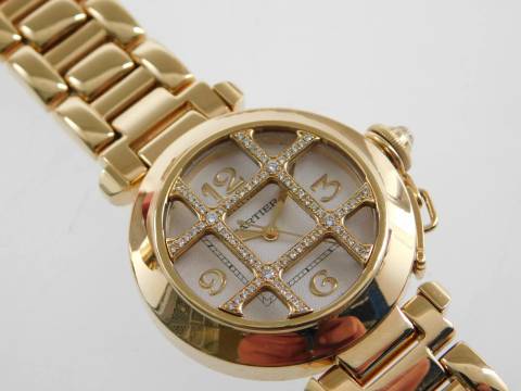  Cartier Pasha 18 Karat Gelbgold Pasha Grille mit original Brillant Besatz im Full Set wie Neu original Besatz alle Papiere checked by Cartier ! 
