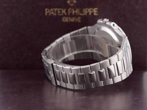 Thumbnail von Patek Philippe Nautilus 3710 Like New Full Set