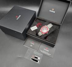 Thumbnail von Tudor Black Bay 58 M7939A1A0RU-0001 Burgundy Jubilee Unworn/New Condition - Full Set 6/2026
