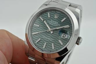 Thumbnail von Rolex Datejust 41 126300 Green Motif Fluted Dial Oyster