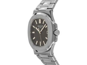 Thumbnail von Patek Philippe Nautilus Ref.5711/1A-014 Year 2021 Full Set as New Vintage Nautilus Green Dial