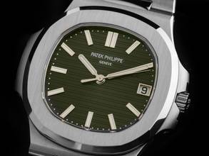 Thumbnail von Patek Philippe Nautilus Ref.5711/1A-014 Year 2021 Full Set as New Vintage Nautilus Green Dial