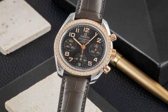 オメガ スピードマスター レディース クロノグラフ ステンレス / ゴールド 自動巻き Ref. 324.28.38.40.06.001