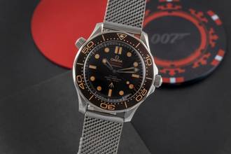 Omega Seamaster Diver 300 M James Bond 007 チタン 自動巻き 210.90.42.20.01.001