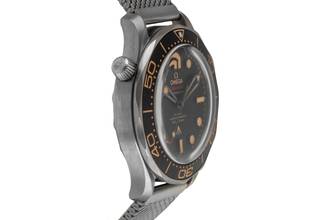 Thumbnail von Omega Seamaster Diver 300 M James Bond 007 Titanium Automatic 210.90.42.20.01.001