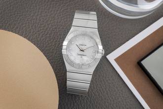 Thumbnail von Omega Constellation Quartz Steel MOP Dial Ladies' Watch Ref. 123.10.27.60.05.001
