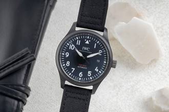 IWC Fliegeruhr Pilot Top Gun Keramik / Titan Automatik Herrenuhr Ref. IW326901 Papiere 2020