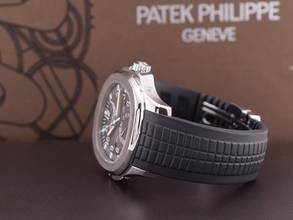 Thumbnail von Patek Philippe Aquanaut 5164a Travel Time Like New Full Set 2013