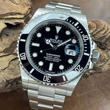  Rolex Submariner Date ungetragenes Full-Set 2023 + Erstkaufrechnung Ref. 126610LN 