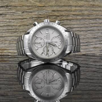  Omega Speedmaster Date 40 Silver / White Dial - Automatic - Chronograph 