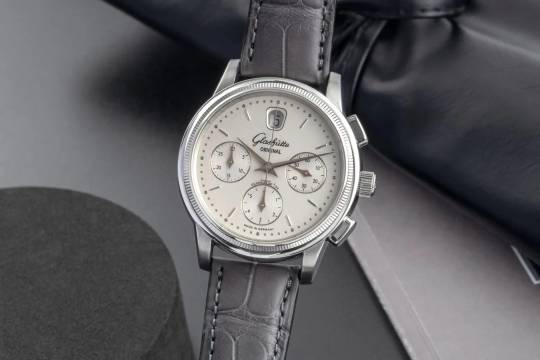  Glashütte Original Senator Chronograph Stahl Automatik Ref. 39-32-03-03-04 B&P 