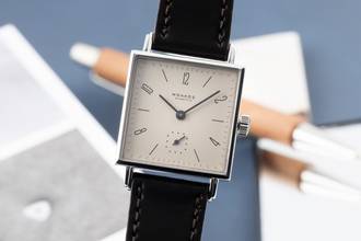 NOMOS Tetra グラスヒュッテ Tetra 27.5 ステンレススチール 手巻き メンズ腕時計 参照番号 401 書類 1996