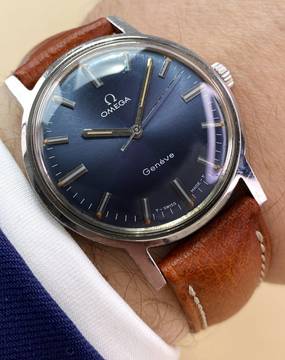  Omega Genève Vintage Blue Dial Beautiful Tritium Toffee Lume 135070 