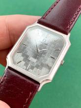Thumbnail von Omega Classic Very Rare Quartz in 950 Solid Platinum Structured Dial Vintage