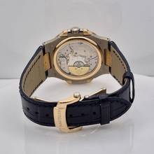 Thumbnail von Patek Philippe Nautilus 5712 Moonphase Power Reserve White Gold & Rose Gold 40mm Automatic Complete