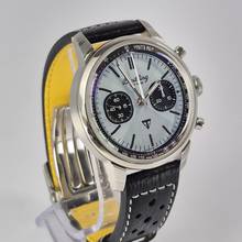 Thumbnail von Breitling Top Time B01 Triumph Special Edition 41mm Automatic Complete