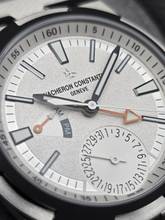 Thumbnail von Vacheron Constantin Overseas Dual Time Cardinal Points North 41mm 7930V/210T-H073 Whita dial Unworn/New Condition Full Set 7-2026